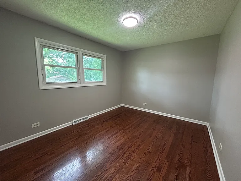 1716 Maple Ln — Photo 7
