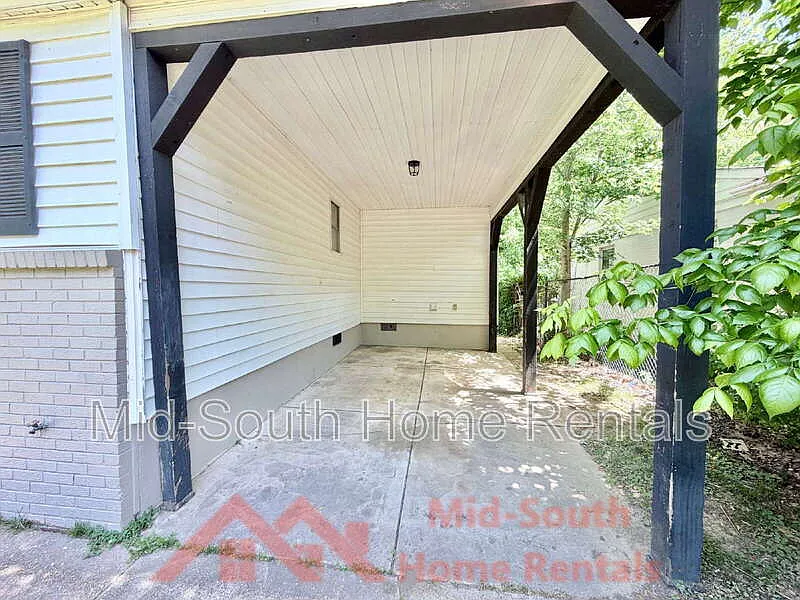 3 bed, 1.0 bath, 980 sqft, $895 — Photo 4