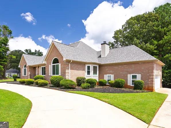 9396 Woodlawn Dr, Douglasville, GA 30135