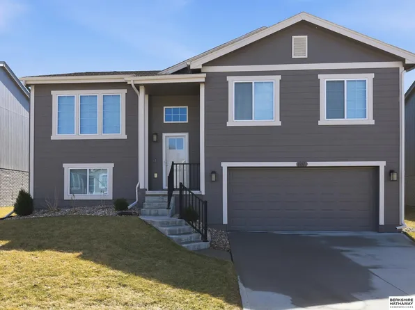 8311 King St, Omaha, NE 68122