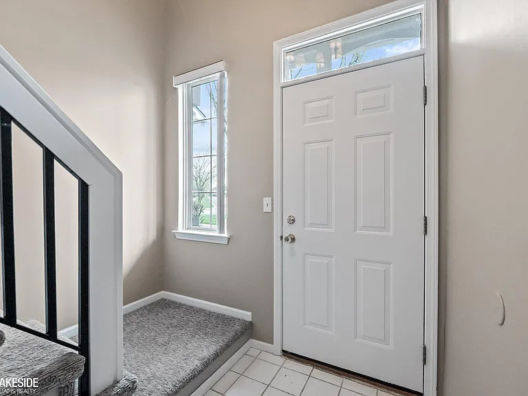 56429 SW Scotland Blvd — Photo 4