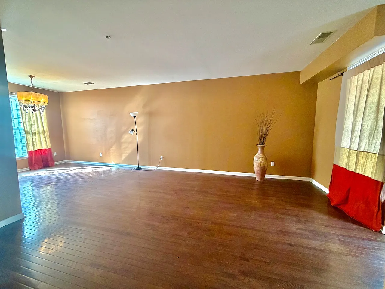 2 bed, 2.5 bath, 1340 sqft, $3,000 — Photo 3