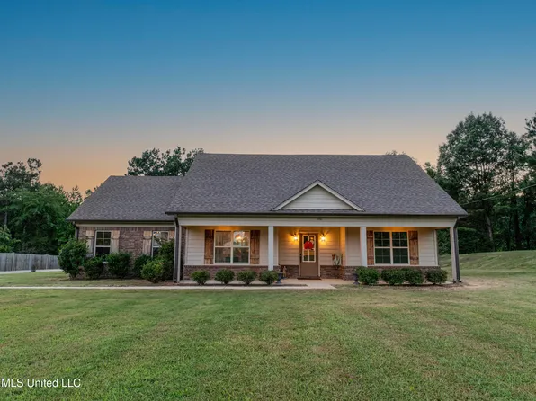 1861 Grass Pond Rd, Hernando, MS 38632
