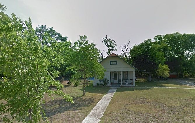 2nd image of 218 Stueve Ln