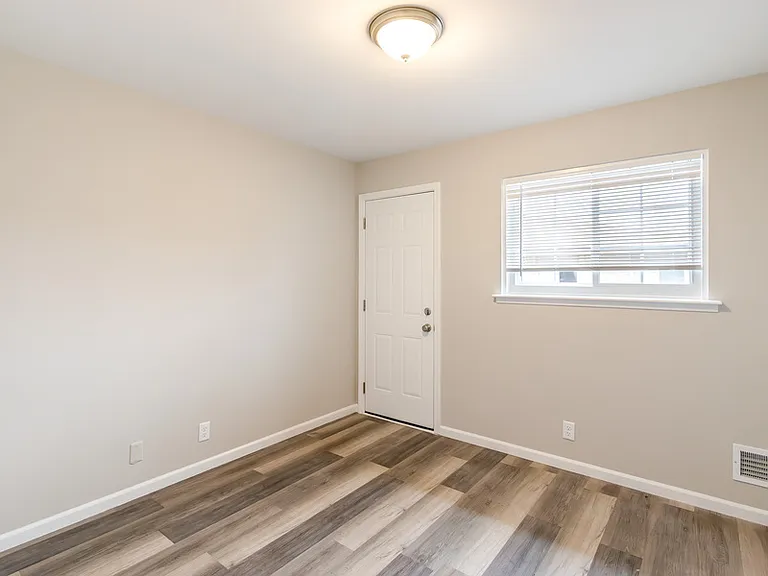 502 E Merrill Ave #8 — Photo 11