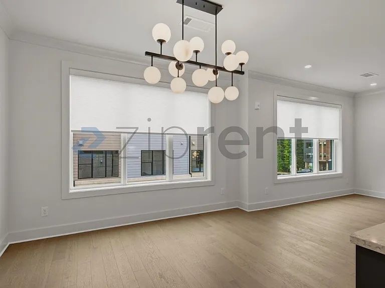 425 S Walker St — Photo 19
