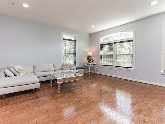 4th image of 14822 Wootton Manor Ct