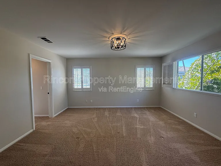 2462 Pierpont Blvd — Photo 17