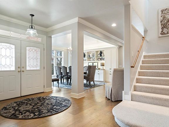 5th image of 2020 S Oak Trail Dr