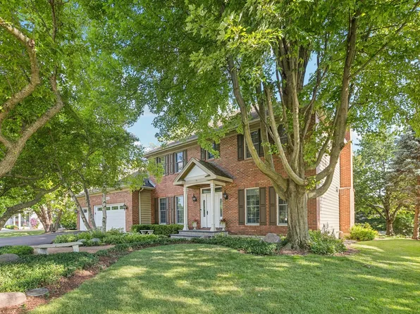 39W589 Carl Sandburg Rd, Saint Charles, IL 60175