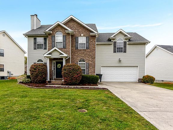 4th image of 828 Mackenzie Dr