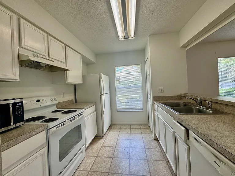 7378 E Bank Dr — Photo 3