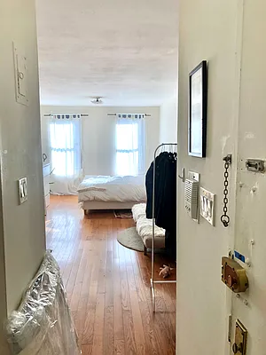 Rented by Compass | media 18