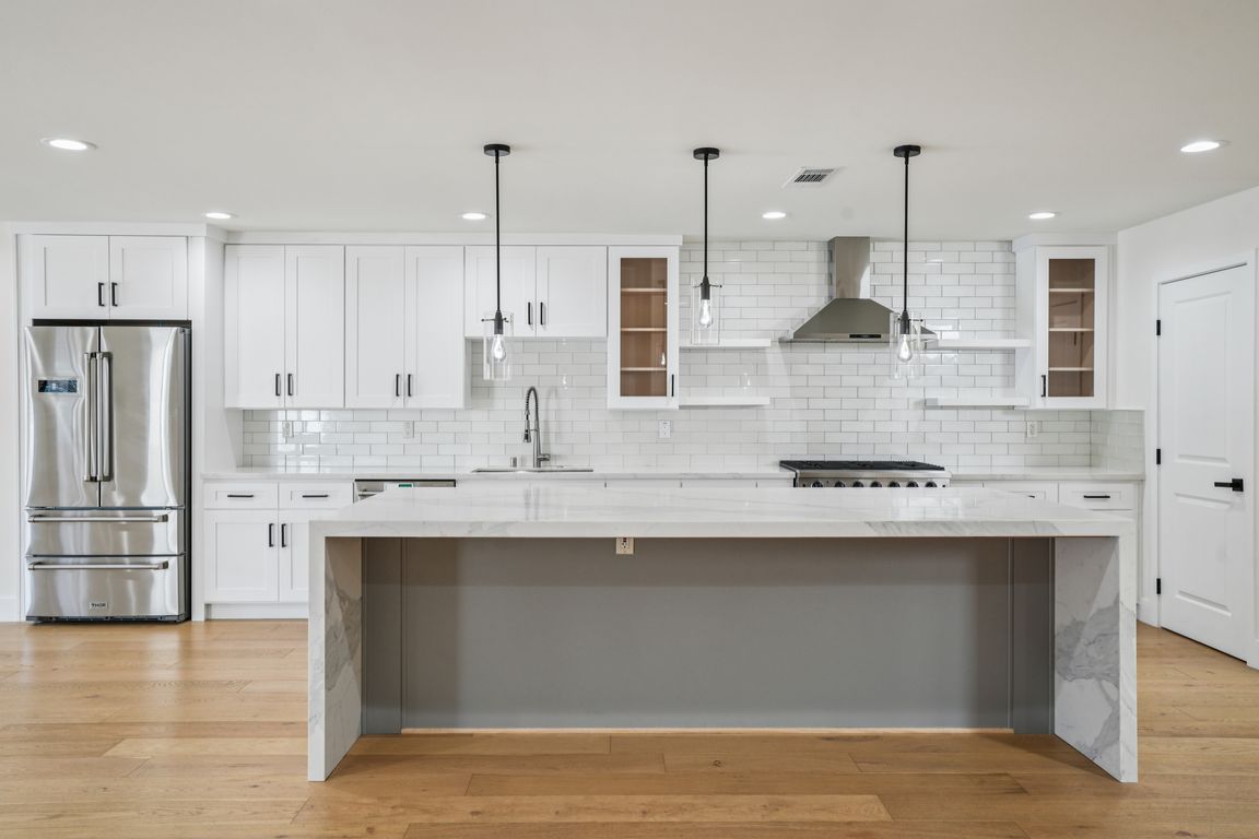 next background image