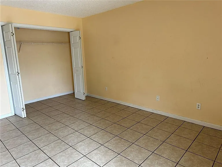 890 E Cherry St #104 — Photo 9