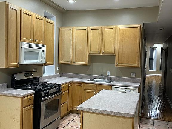 5th image of 6547 S Woodlawn Ave #2A