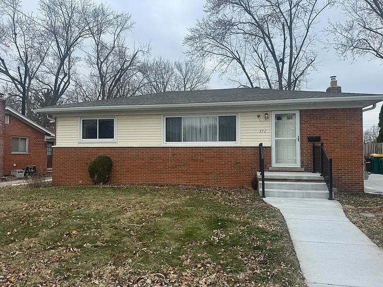 372 Highland Dr — Photo 16