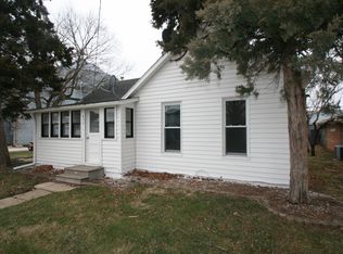 602 S Orchard St, Mackinaw, IL