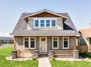 825 NW 17th St, Redmond, OR