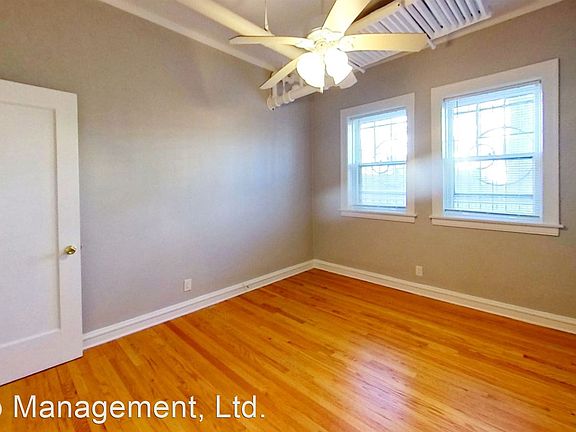 3rd image of 4608 N Hermitage Ave