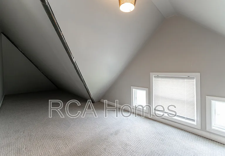 1042 Saint Paul St — Photo 10