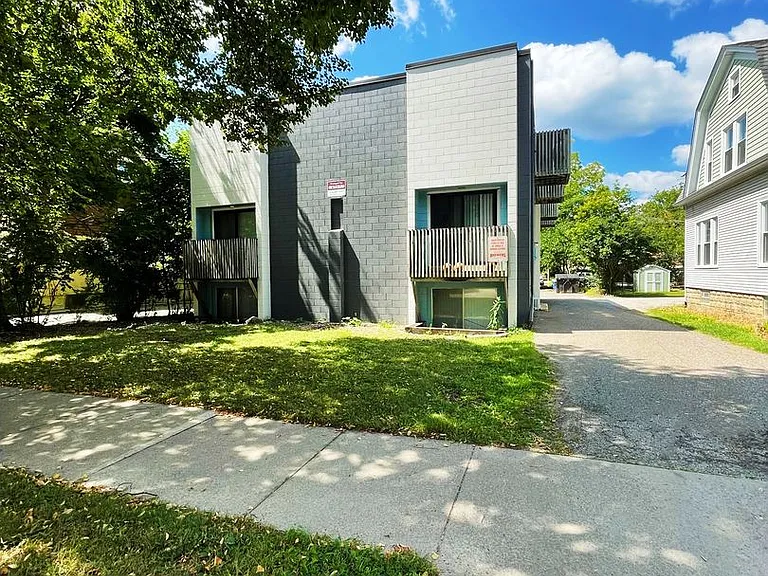 526 Linden St — Photo 15