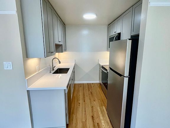 3rd image of 1865 Bush St APT 105