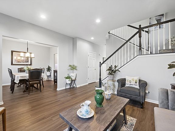 5th image of 1880 Bluestem Cir
