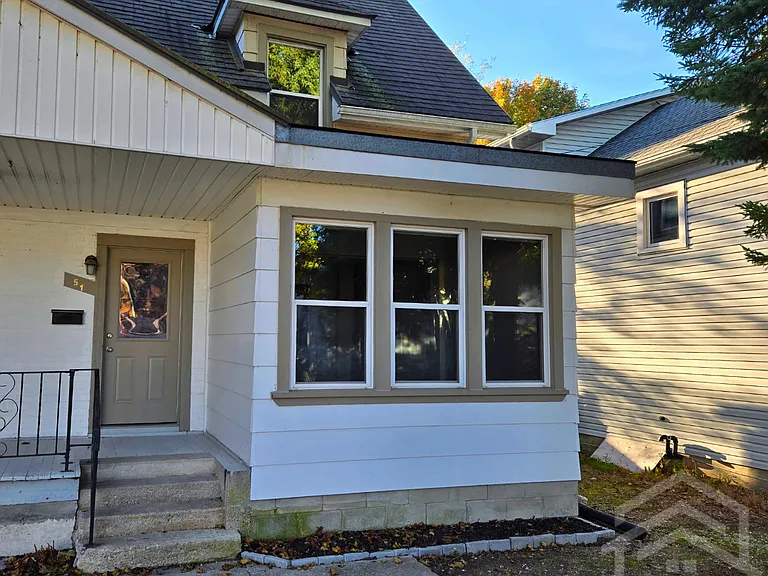 51 Frank St — Photo 2