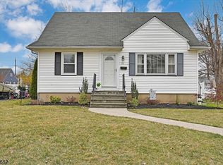 21 Mary Ln, Fanwood, NJ 07023