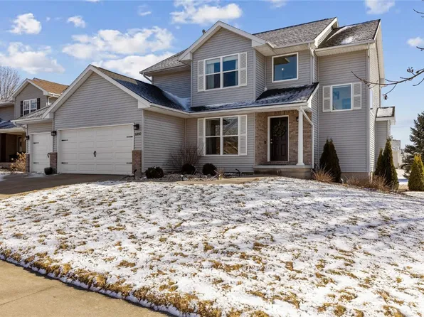 1250 Glendale Ln, Ely, IA 52227