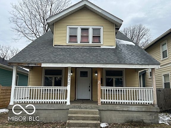 2nd image of 1330 N Lasalle St