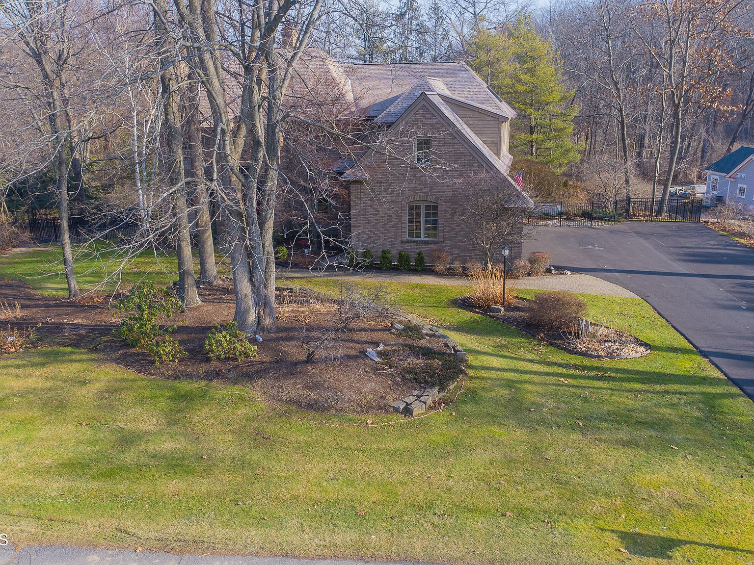 16 Schuyler Hills Road, Colonie, NY 12211 Zillow