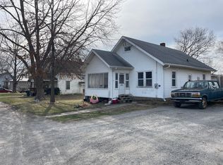 400 E Wilson Ave, Maysville, MO 64469