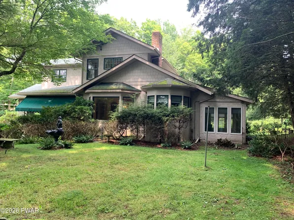 22 Dean Rd, Dalton, PA 18414