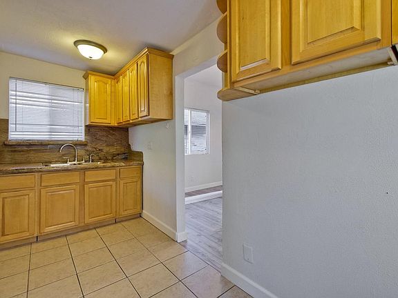 5th image of 669 N 11th St