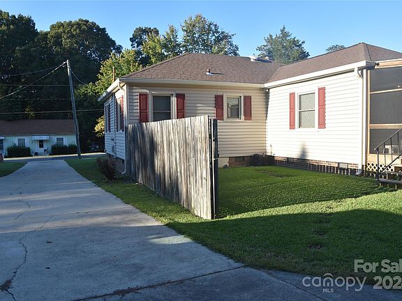 4th image of 208 E Parkwood St
