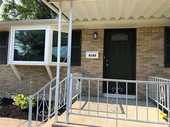 5th image of 4580 Seville Dr