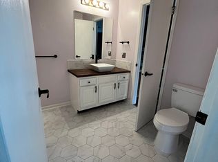 1402 Cambridge Manor Dr, Scotia, NY 12302