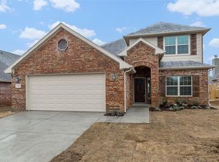 1808 Silver Oaks Dr, Gainesville, TX 76240