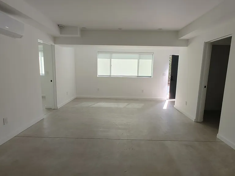 2821 Colorado Ave — Photo 3