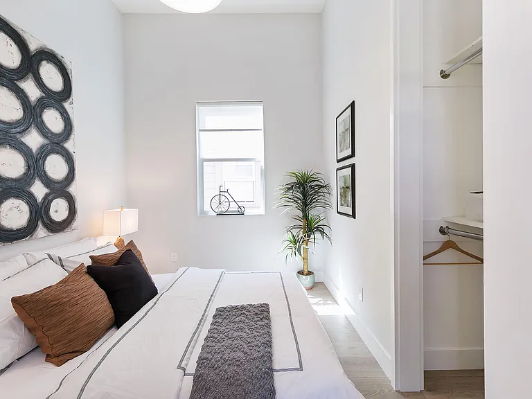 1082 S Van Ness Ave #1082 — Photo 15