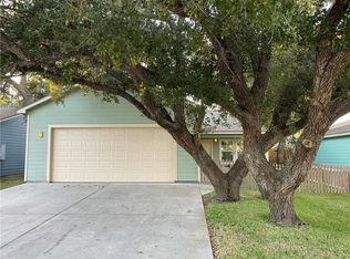 129 Sun Harbor St, Rockport, TX 78382
