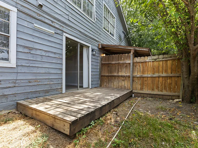 6710 Windsor Holw — Photo 22