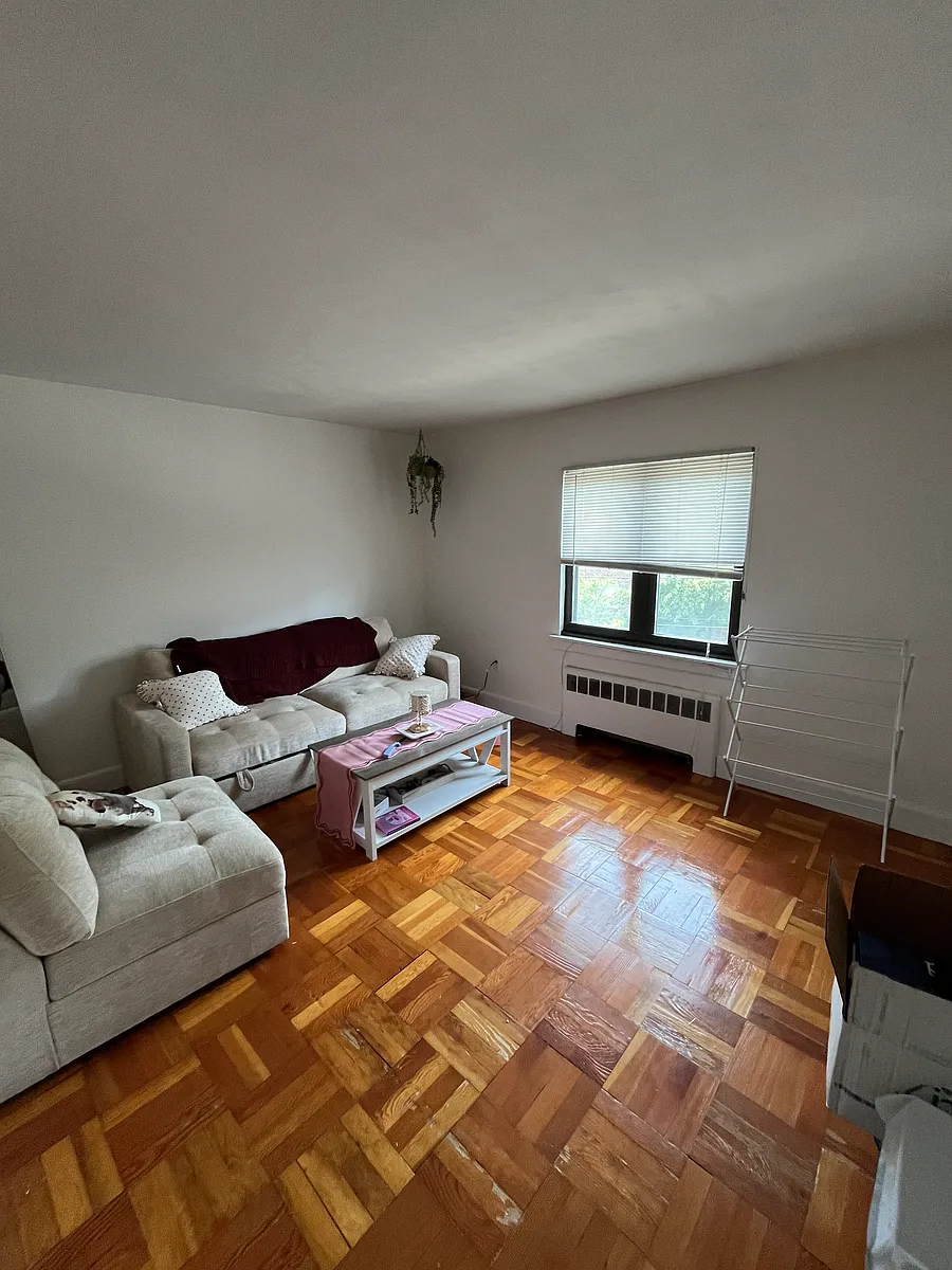 Building Photo - 6 Beechcroft St #4