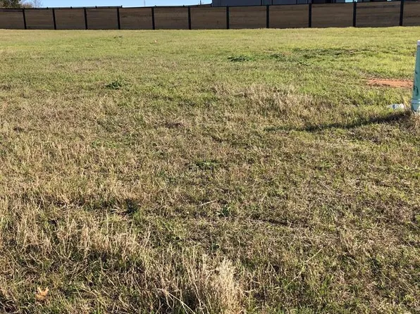 605 Taylor Ct, Fredericksburg, TX 78624