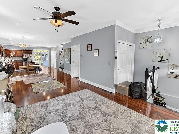 3rd image of 311 Hunt Ave