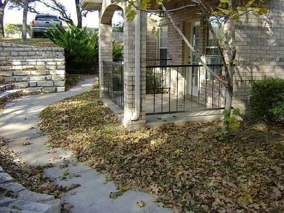 2nd image of 2122 Lakeforest Dr
