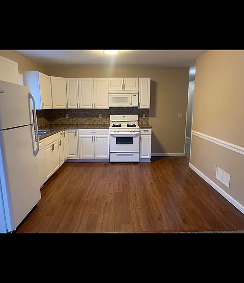 61 Columbia Ave — Photo 4