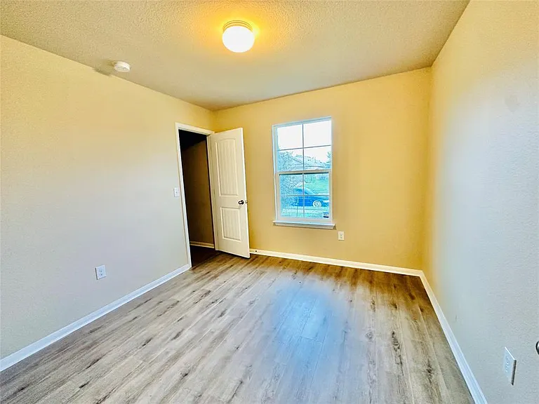 704 Silver Wing Dr — Photo 13
